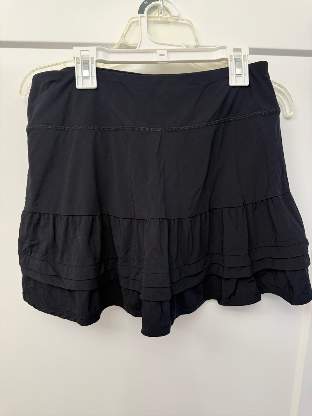 Lilly Pulitzer Black Ruffled Athletic Skort - Picture 2 of 3